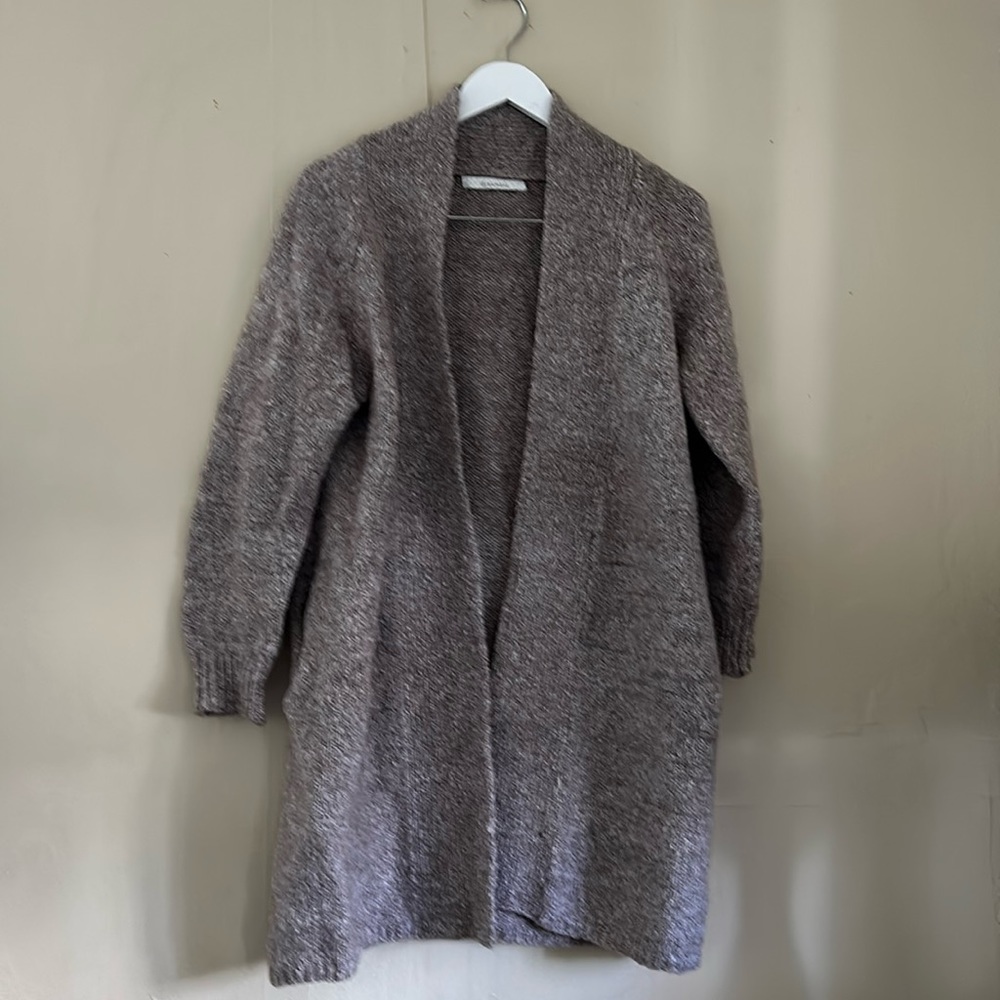 Women’s cardigan with pockets